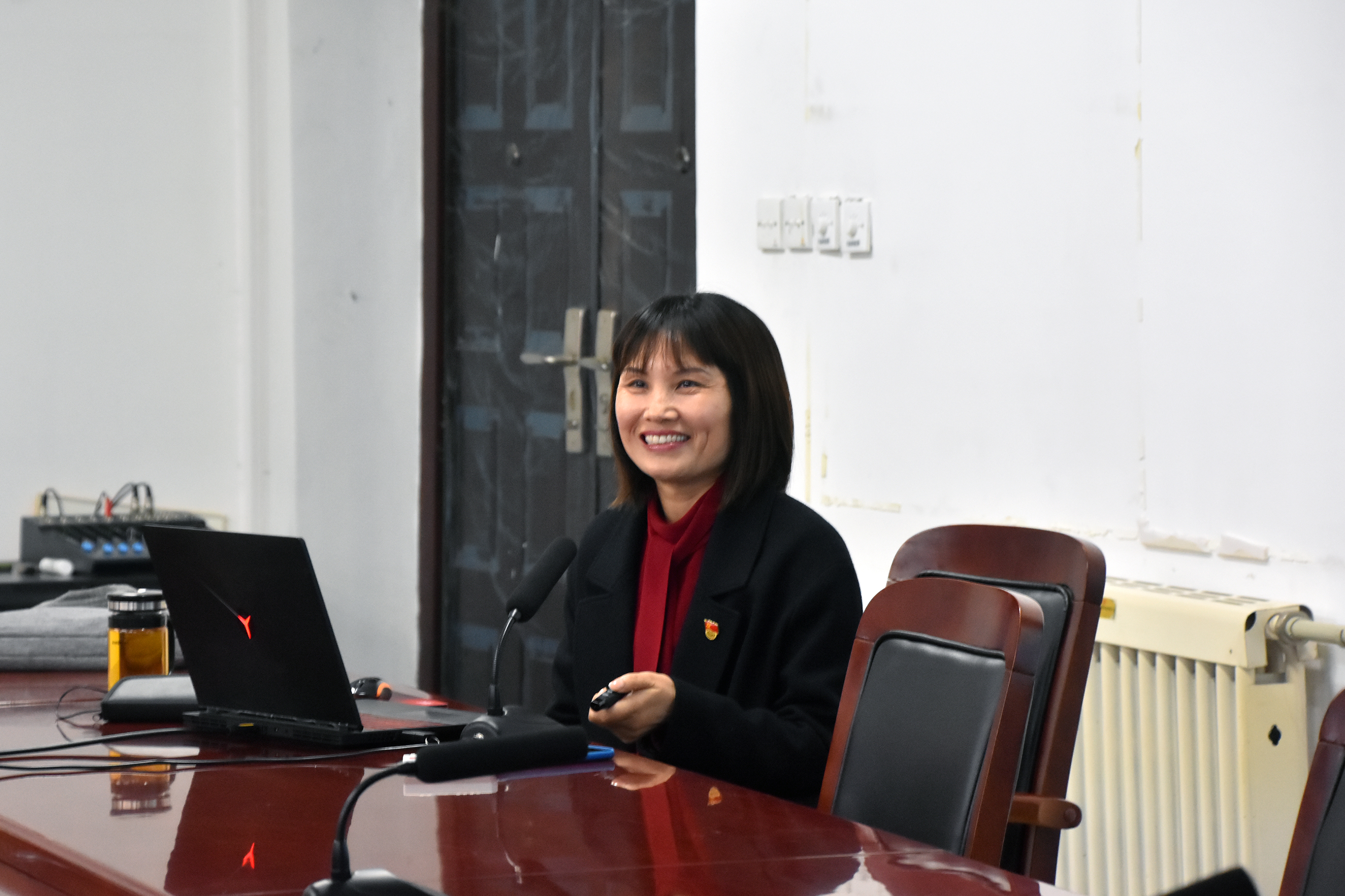 洛阳外国语学校新安县教体局教研室莅临伊川县实验高中观摩交流